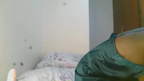 summerdew online show from April 29, 3:22 am