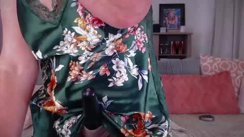SummerKnightzzz online show from April 24, 3:58 pm