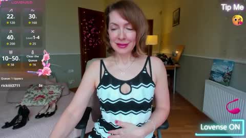 summerliza online show from April 30, 2:11 pm