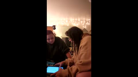 sun_flower_seeds online show from December 5, 4:55 am