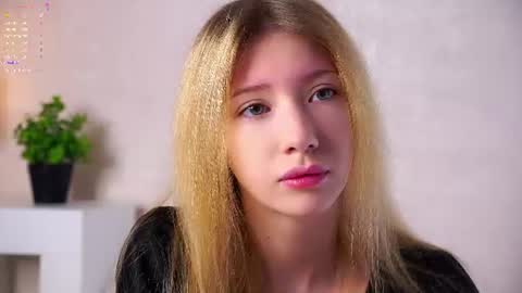 Lily online show from June 27, 2:56 pm