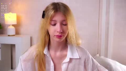 Lily online show from June 22, 2:46 pm