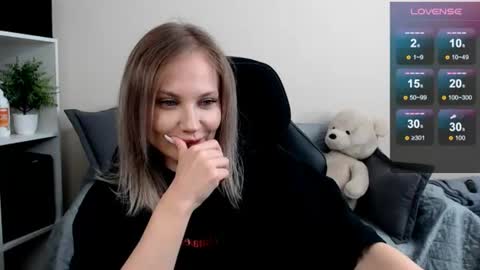 Naomi online show from June 23, 5:59 am