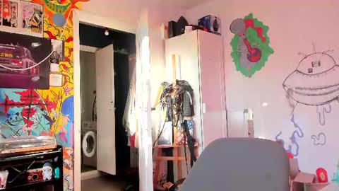 Sunny online show from August 4, 5:20 pm