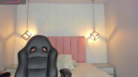  S U N N Y online show from February 2, 12:45 pm