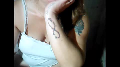 Snapshot of sunshine_38 chatting on October 15, 2:51 pm sunshine_38 online show from October 15, 2:51 pm