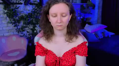 Alice online show from May 25, 1:28 pm