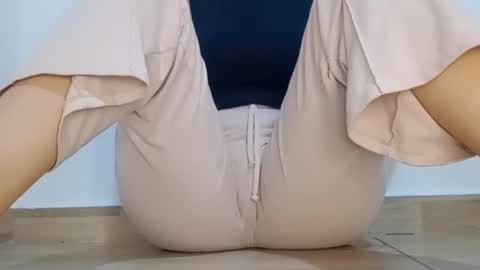 Annie online show from November 12, 6:54 pm