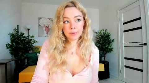 Jenn online show from April 27, 3:26 am