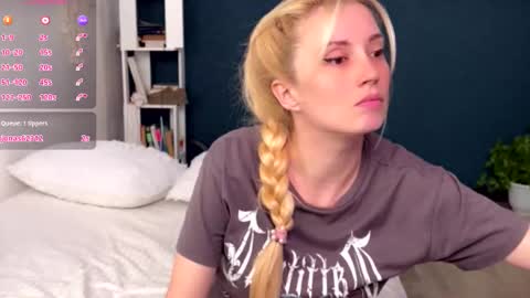 Snapshot of super_peach_stream chatting on October 16, 5:45 pm ANNApvt open full info in bio online show from October 16, 5:45 pm