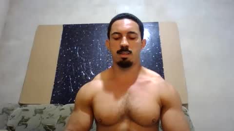 Snapshot of superbigmr chatting on October 22, 3:21 am james online show from October 22, 3:21 am