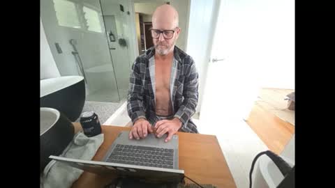 surfdog2908 online show from May 13, 12:53 am