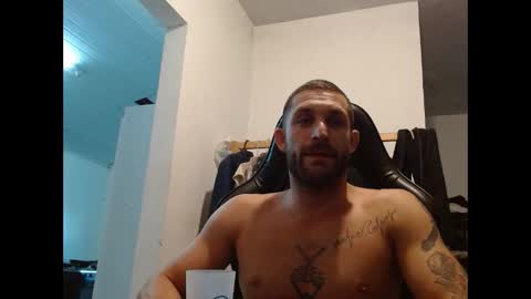 Snapshot of surfdog95 chatting on October 22, 9:16 pm surfdog95 online show from October 22, 9:16 pm