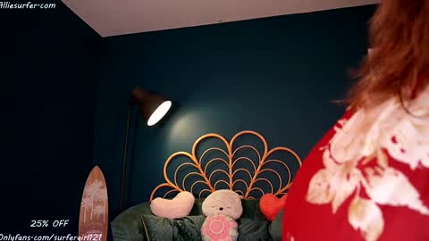 Allie online show from February 14, 9:43 pm