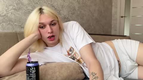 Snapshot of susan228 chatting on October 1, 7:18 am Vladiva online show from October 1, 7:18 am