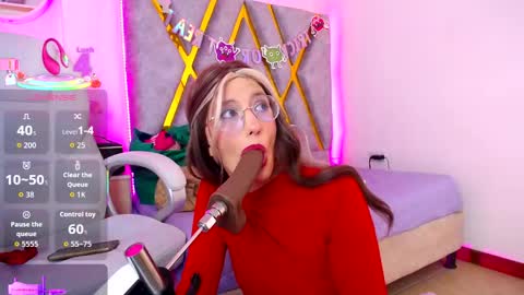 Susan online show from December 4, 10:26 am