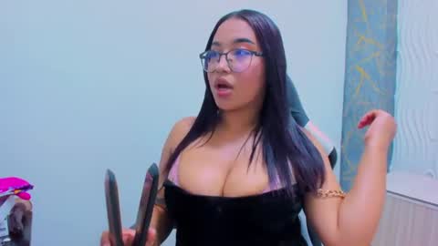 susan online show from June 19, 10:05 pm