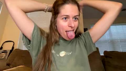 Susannah online show from May 15, 11:23 pm
