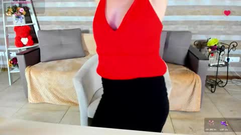 susansmitt online show from November 19, 11:58 pm