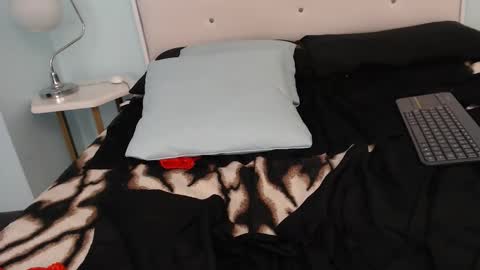 susanwilliams_ online show from October 31, 11:32 am