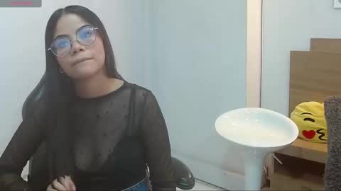 Snapshot of sussan_love01 chatting on February 10, 5:41 pm Susan online show from February 10, 5:41 pm