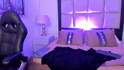 sussyfoxx_ online show from May 7, 10:05 pm