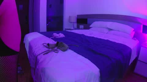 susyli online show from November 22, 8:35 am