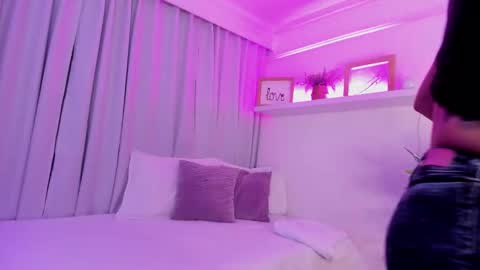 susyy online show from November 3, 7:37 pm