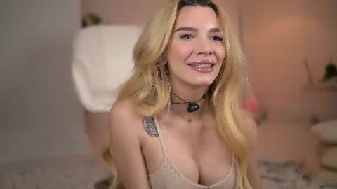 SweetLuna online show from August 2, 3:08 am