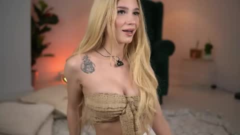 SweetLuna online show from April 24, 3:08 am