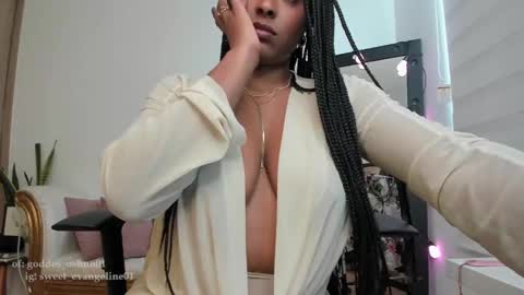 Evangeline online show from February 14, 3:26 pm