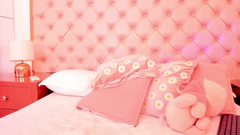 Snapshot of sweet__abbey chatting on October 18, 3:33 am Abby online show from October 18, 3:33 am