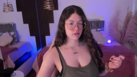 Alice online show from April 28, 6:45 pm