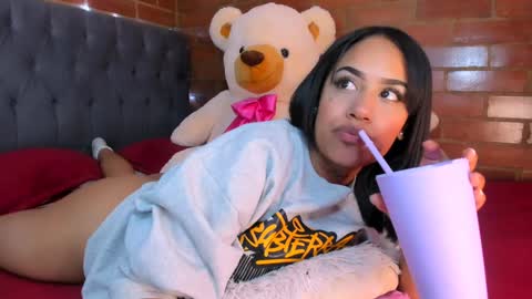 Stephanie online show from January 31, 3:44 pm