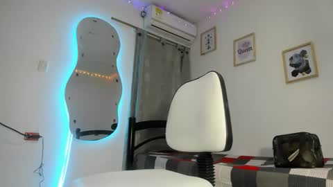 sweet_angelicaxxx online show from November 27, 8:33 am