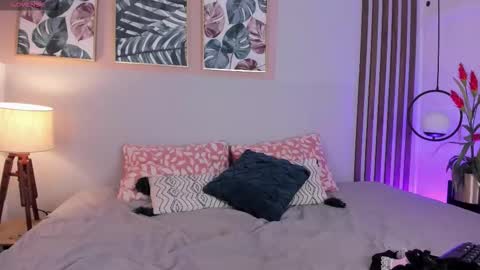 Snapshot of sweet_cleo__ chatting on October 17, 8:02 pm Cleo online show from October 17, 8:02 pm
