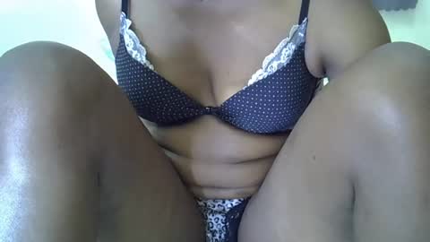 sweet_dori33 online show from July 16, 8:12 pm