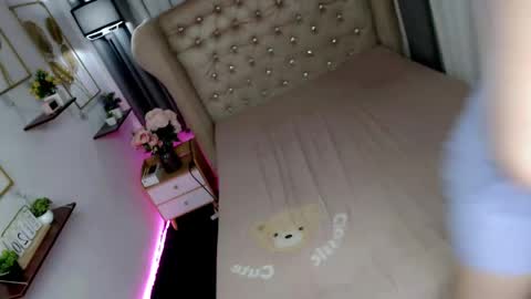 Yumi online show from May 15, 12:13 pm