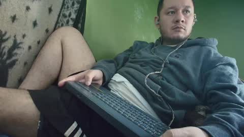 sweet_guy36 online show from September 27, 3:32 pm