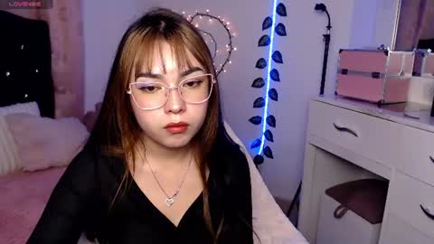 Hannah online show from June 20, 10:43 am
