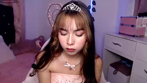 Hannah online show from June 17, 2:38 am