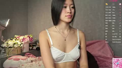 Kim online show from August 2, 11:01 am