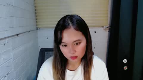 Snapshot of sweet_laika chatting on February 2, 6:14 am LAIKA online show from February 2, 6:14 am