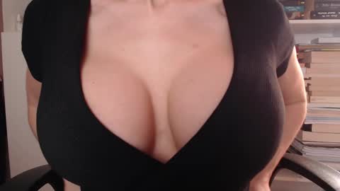 Jen online show from May 7, 2:02 pm