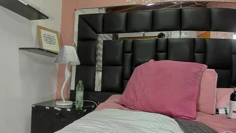 Alejandra  online show from February 9, 9:05 am