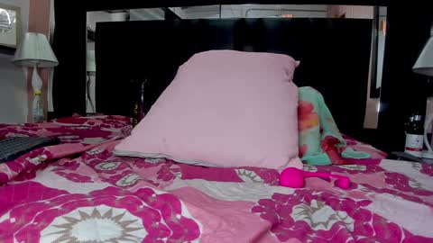 Alejandra  online show from January 16, 6:25 am