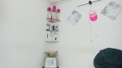 sweet_litle online show from July 3, 4:17 am