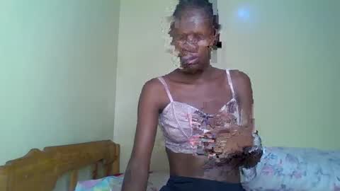 sweetie online show from February 24, 1:13 am