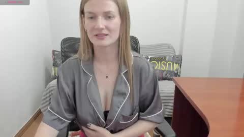 Mila online show from June 19, 9:54 pm