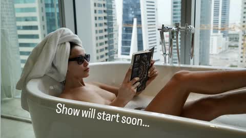 Snapshot of sweet_moan chatting on December 4, 7:55 am Dana online show from December 4, 7:55 am